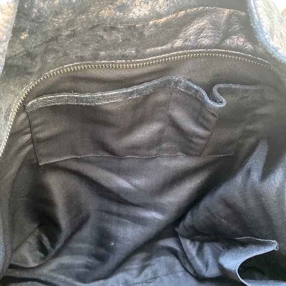 Edgy Chic Large Leather Tote Bag - Picture 7 of 9